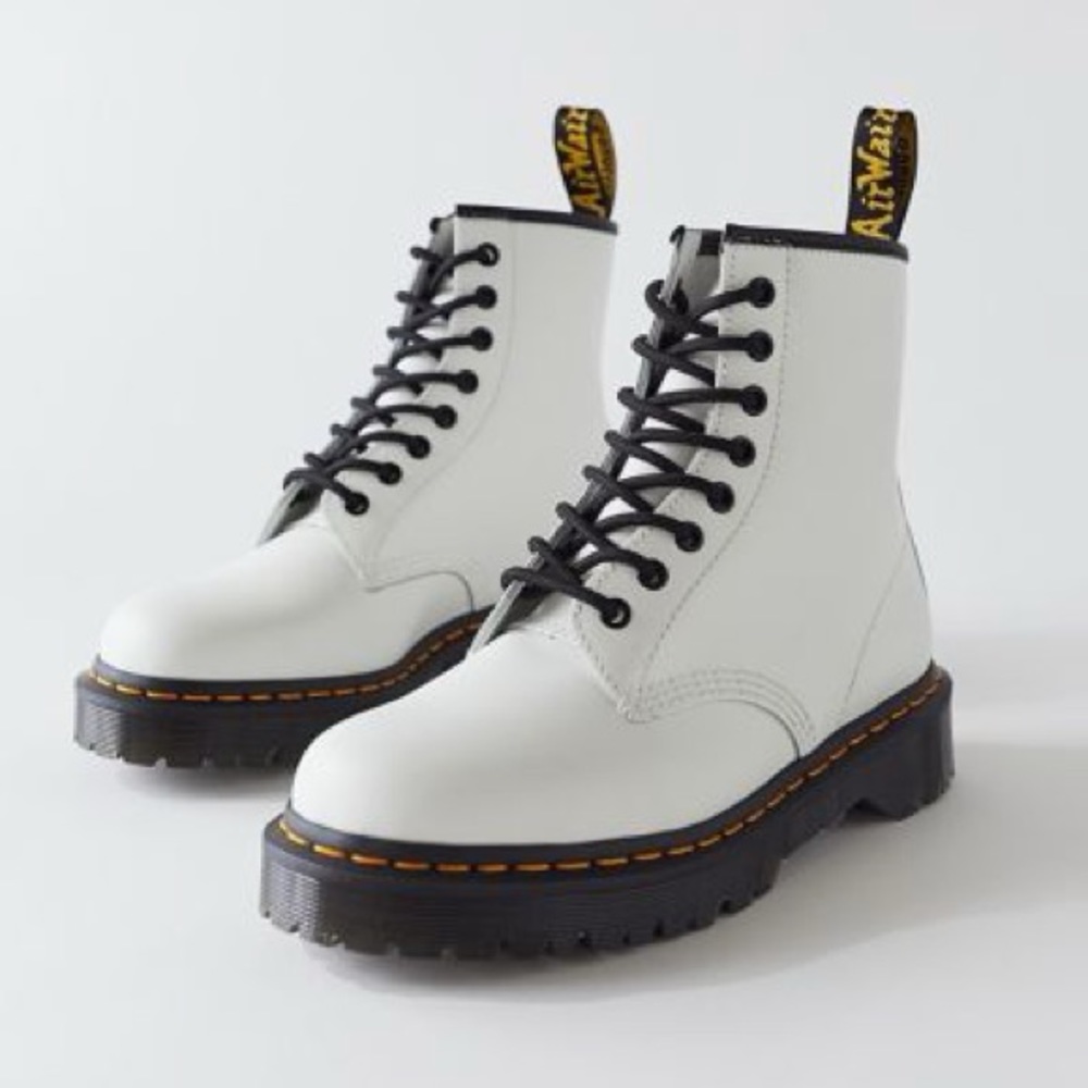 Dr Martens White Boot W8